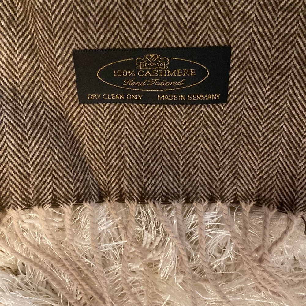 Cashmere scarf - Picture 2 of 2